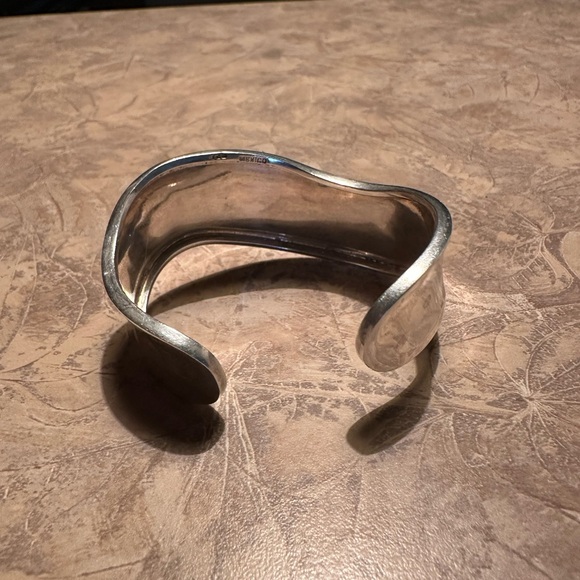 Vintage Hand Crafted Sterling Silver Artisan Cuff (initialed) Made in Mexico. - Picture 3 of 6